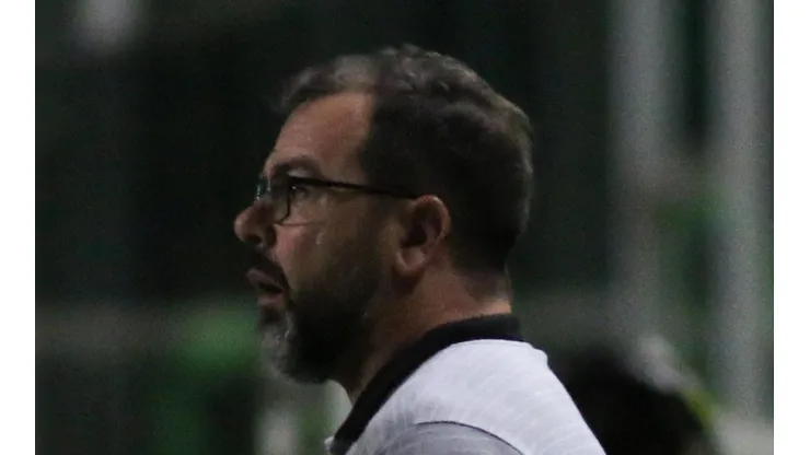 Foto: Fernando Moreno/AGIF - Enderson aprova saída no Sport