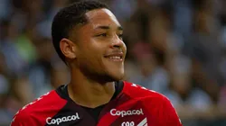 Foto: Fernando Moreno/AGIF - Vitor Roque é tido como uma das grandes joias do futebol brasileiro