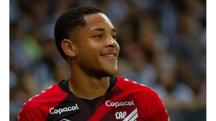 Foto: Fernando Moreno/AGIF - Vitor Roque é tido como uma das grandes joias do futebol brasileiro