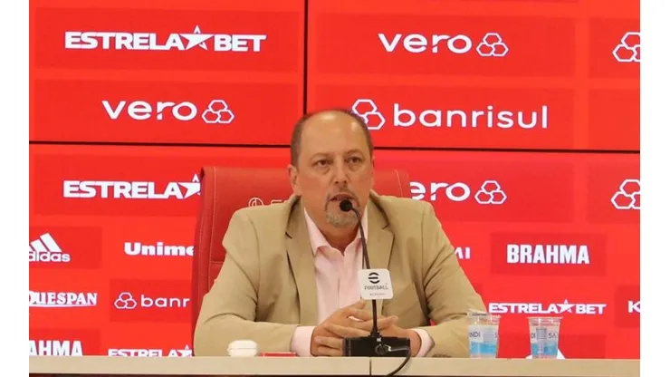 Foto: Flickr oficial do Internacional - Barcellos em coletiva.