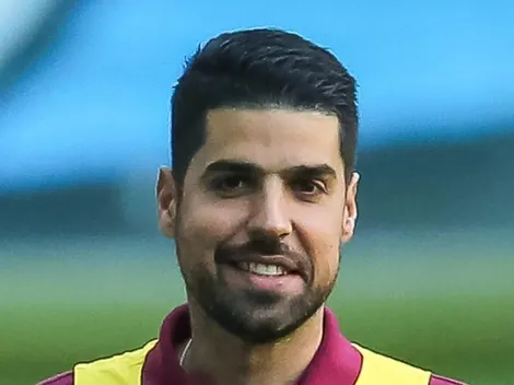 Com 'ok' de António Oliveira, Coritiba tenta 'tesourar' Cruzeiro e Santos