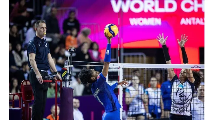 Minas tenta chegar à final do Mundial neste sábado (17)