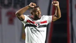 Luan com a camisa do São Paulo - Foto: Getty Images