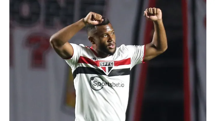 Luan com a camisa do São Paulo - Foto: Getty Images