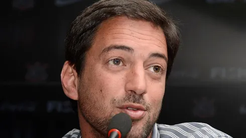 Foto: Mauro Horita/AGIF - Duílio sorri com ajuda por reforços