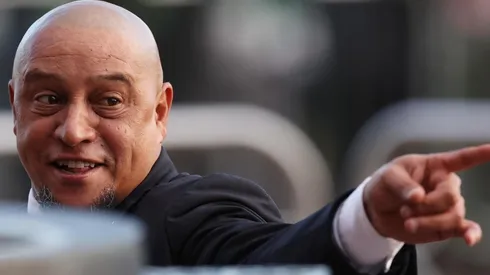 (Photo by Ian MacNicol/Getty Images) - Roberto Carlos falou sobre a negociação feita pelo Palmeiras.