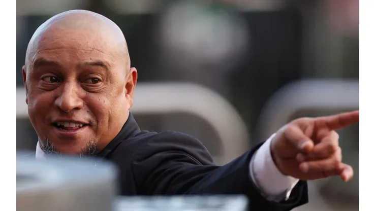 (Photo by Ian MacNicol/Getty Images) - Roberto Carlos falou sobre a negociação feita pelo Palmeiras.