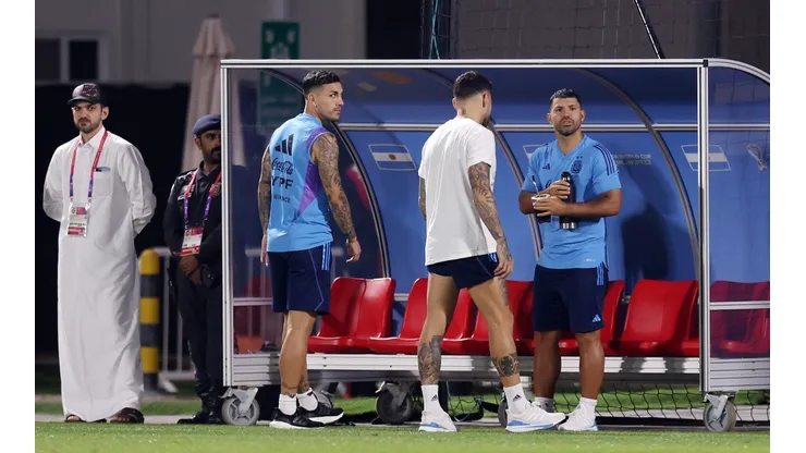 Foto: Alex Pangling/Getty Images - Agüero marcou presença no treinamento da Argentina
