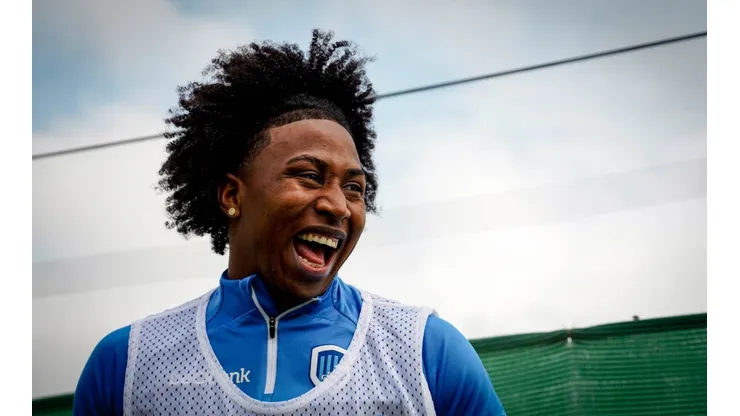 Preciado foi especulado no Flamengo - Foto: Divulgação/Site oficial/ KCR Genk