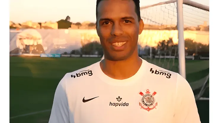 Foto: Reprodução TV Corinthians/ "Qualidade questionável"; "Bom nome pra encorpar o elenco"; Fiel se manifesta sobre primeiro reforço do Corinthians.