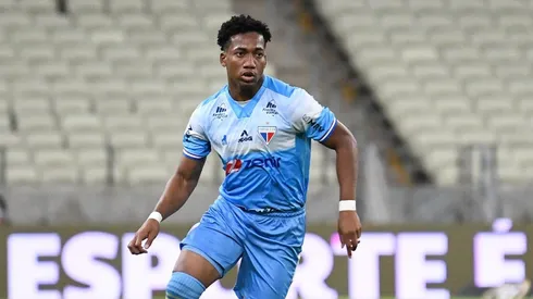 Foto: Kely Pereira/AGIF - Landázuri não encaixou seu futebol no Fortaleza.