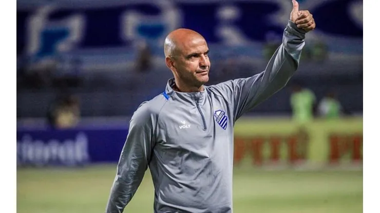 Reprodução/ Twitter. Adriano Rodrigues foi efetivado como treinador para 2023