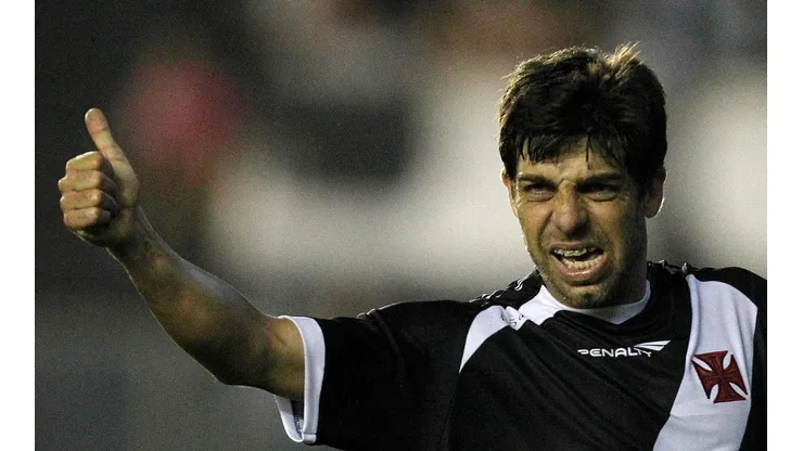 Agif/Wagner Meier - Casimiro Miguel ganha presente de Juninho Pernambucano