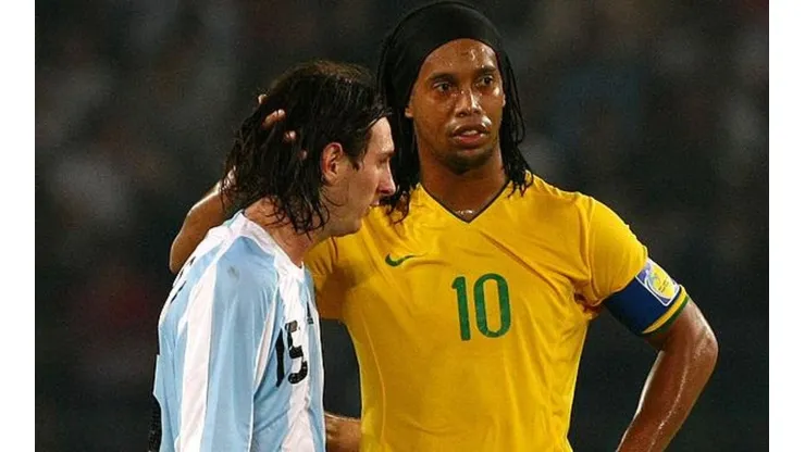 PASSADO E PRESENTE! Ronaldinho 'inspira' Messi na final da Copa do Mundo