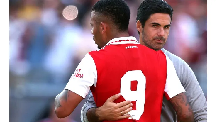 Alexander Hassenstein/Getty Images. Arteta busca substituto para Gabriel Jesus