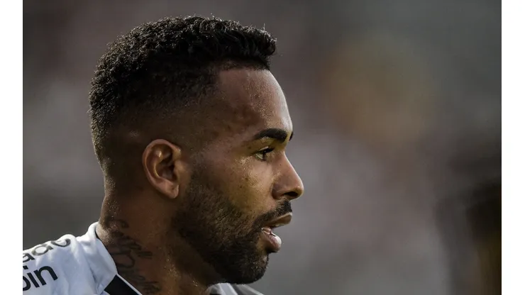 Foto: Thiago Ribeiro/AGIF - Situação de Alex Teixeira vira assunto no Vasco