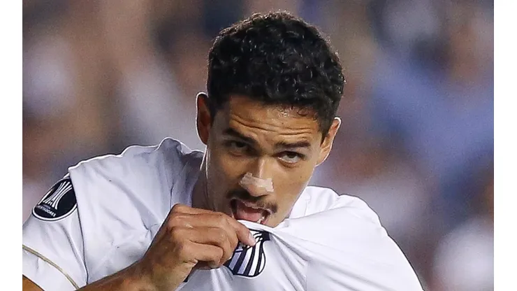 Lucas Veríssimo não vai voltar ao Santos.