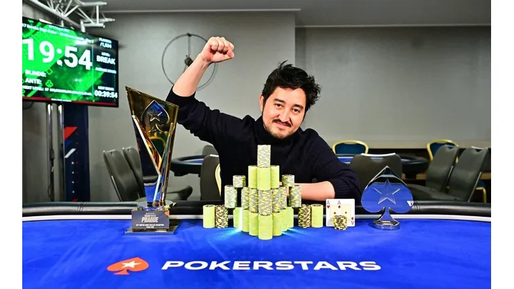 Rodrigo Seiji e as lembranças das conquistas em Praga (Foto: Tomas Stacha/PokerStars)