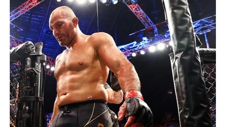 Glover durante o UFC 275