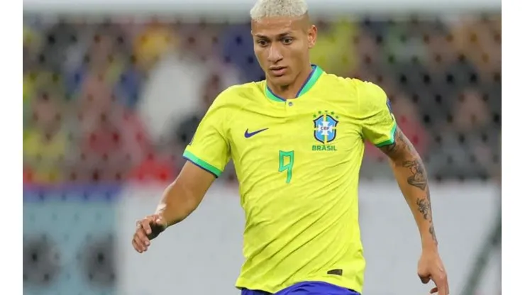 Alex Grimm/Getty Images/ "Avaliar o grau do problema"; Richarlison se lesionou em duelo contra a Croácia, revela jornal.