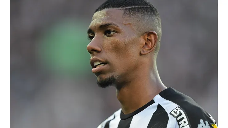 Foto: Thiago Ribeiro/AGIF - Kanu deve ser jogador do Bahia em 2023