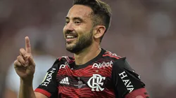 Éverton Ribeiro 'anuncia' ida para o Vasco e torcida enlouquece com hacker