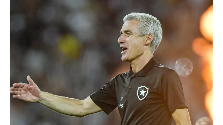 R$ 8 milhões entram em jogo e Botafogo age para atender pedido de Luís Castro