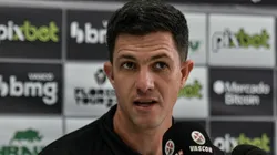 Barbieri não se intimida e manda a real sobre Pedro Raul no Vasco