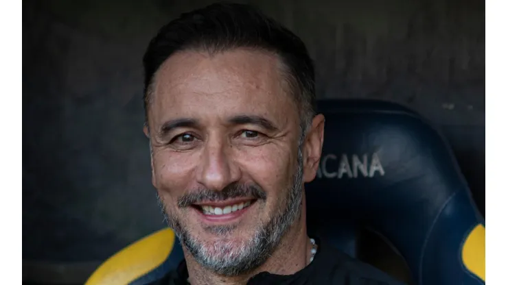 Foto: Jorge Rodrigues/AGIF - Vítor Pereira deve ter um elenco com várias opções no Flamengo.