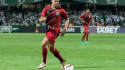 Foto: Robson Mafra/AGIF - Bissoli não está nos planos do Athletico