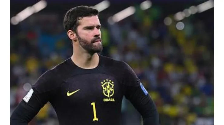 Foto: Laurence Griffiths/Getty Images - Alisson foi criticado nas redes sociais