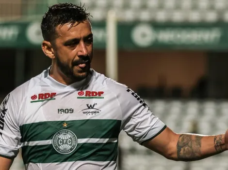 Alem de Robinho, outro meio-campista antecipada saída do Coritiba