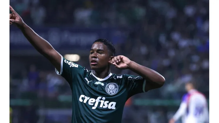 Foto: Marcello Zambrana/AGIF - Endrick marcou três gols no elenco profissional com apenas 16 anos.