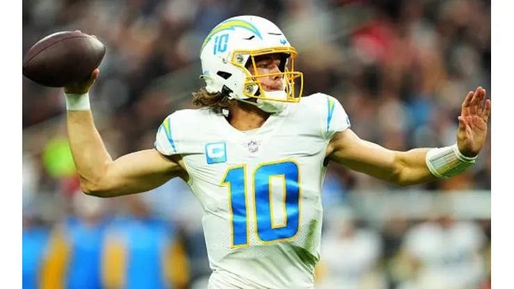Herbert lidera o Chargers por uma vaga aos playoffs