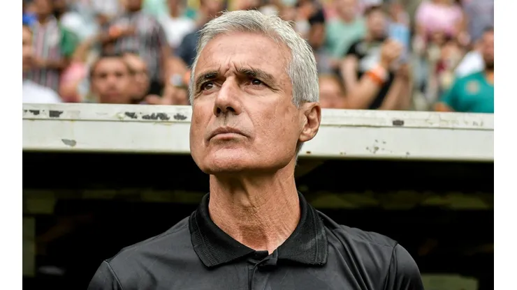 Luís Castro pode deixar o Botafogo em 2023 e destino surpreende