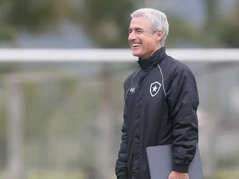 Luís Castro pede e Textor renova com reserva do Botafogo para 2023
