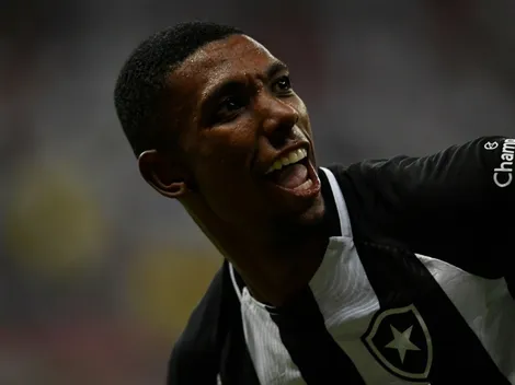 Negociação por Kanu ganha complicações no Coritiba