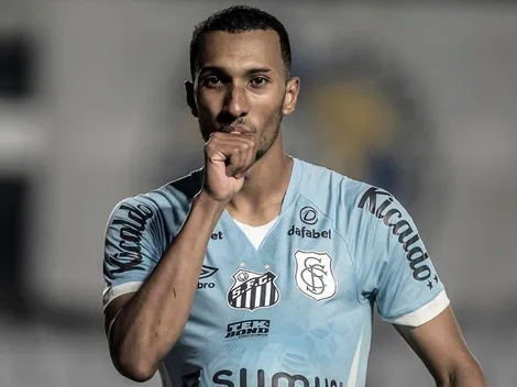 GRANA! Clube de Carille aceita pagar caminhão de dinheiro para comprar Lucas Braga