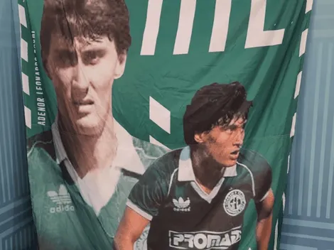 Tite agradece homenagem de bandeira que relembra tempos de Guarani
