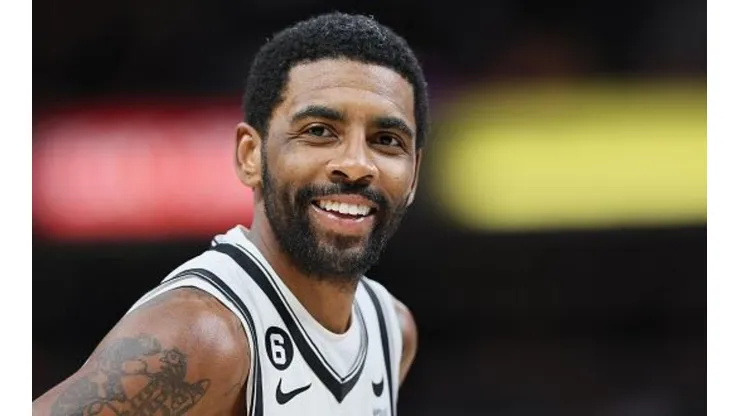 Irving debochou do fim de contrato com a Nike