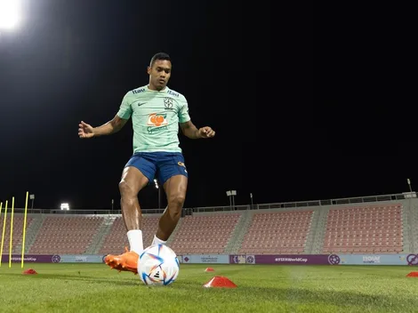 Alex Sandro evolui, mas Tite faz mistério sobre retorno para duelo das quartas