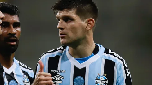 Foto: Maxi Franzoi/AGIF - Kannemann: zagueiro permanecerá no Grêmio