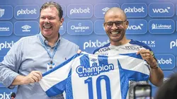 Foto: Leandro Boeira/Avaí - Alex foi apresentado no Avaí nesta quarta-feira