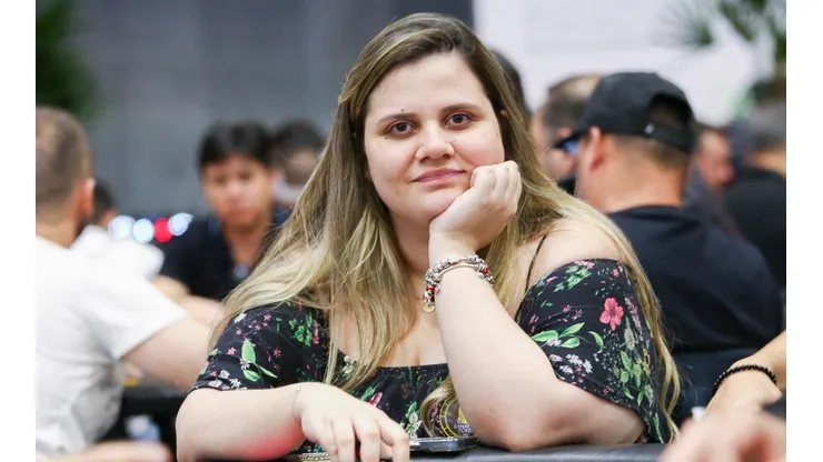 Amanda Kizelevicius é uma jovem jogadora de poker que acumula bons resultados (Foto: Rafael Terra/BSOP)