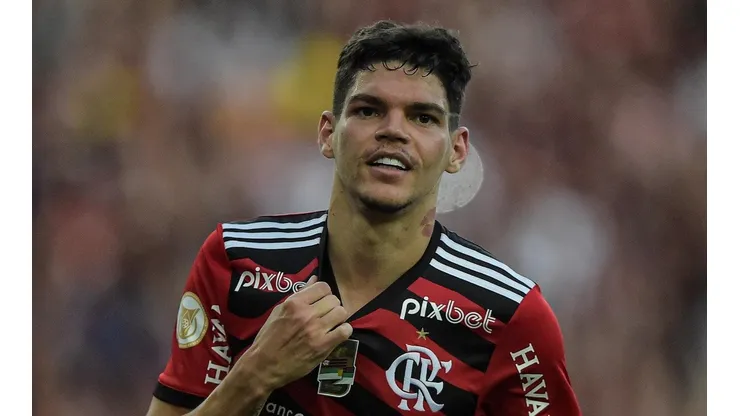 Olympique tenta melar acordo do CRF para comprar Ayrton Lucas