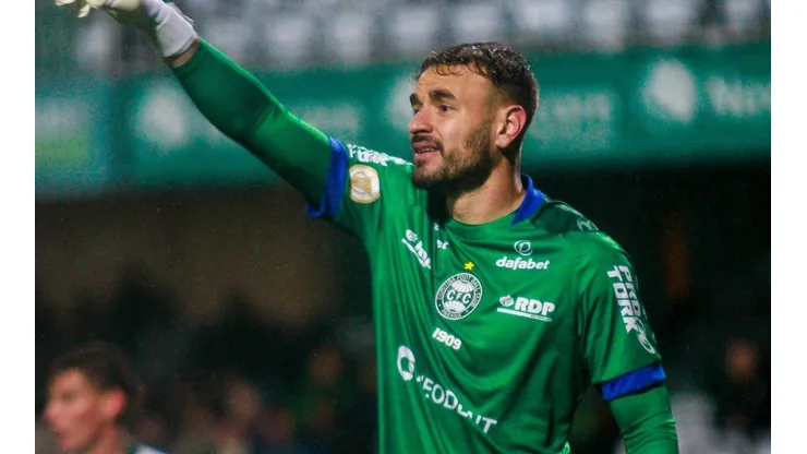 Foto: Gabriel Machado/AGIF - Gabriel Vasconcellos ajudou o Coritiba a se manter na Série A