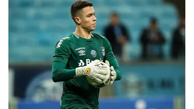 Pedro H. Tesch/AGIF - Brenno vira assunto no Grêmio