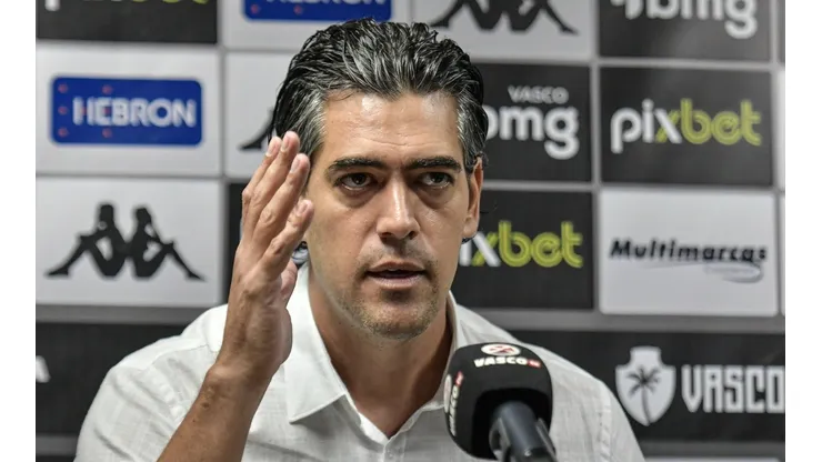 Foto: Thiago Ribeiro/AGIF - Paulo Bracks, executivo do Vasco, se irritou em coletiva com comparação ao Flamengo