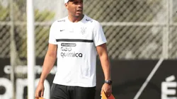 Rodrigo Coca/Agência Corinthians/ "Ex-Seleção Brasileira e ex-Atlético-MG"; Fernando Lázaro define auxiliares técnicos e surpreende na escolha.