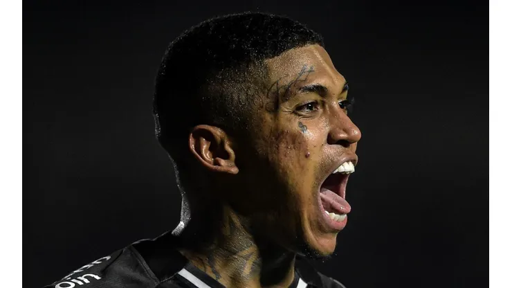 Foto: Thiago Ribeiro/AGIF - Raniel e mais um podem pintar no Ceará